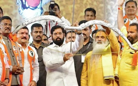 खरी शिव सेना कोणाची ? एकनाथ शिंदे यांच्या शिव सेनाला धनुष्य बाण चिन्ह निवडणूक आयुक्तां कडून प्राप्त झाले. जेवढे राज ठाकरे शिव सेनेतून बाहेर पडून नुकसान नाही केला ते एकनाथ शिंदे यांनी करून दाखवले.